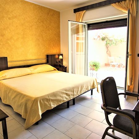 Hotel Marabel SantʼAlessio Siculo Kültér fotó
